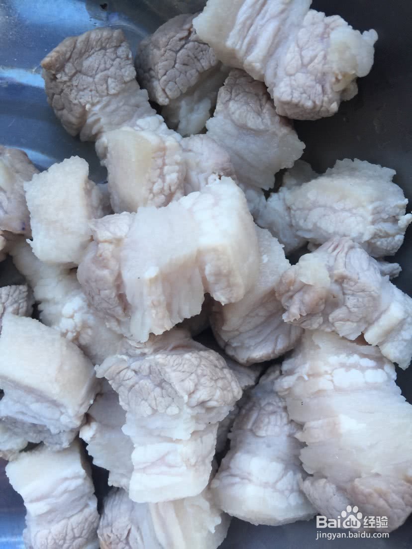 红烧肉烧土豆的做法