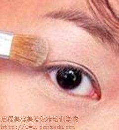 祼妆的化妆步骤