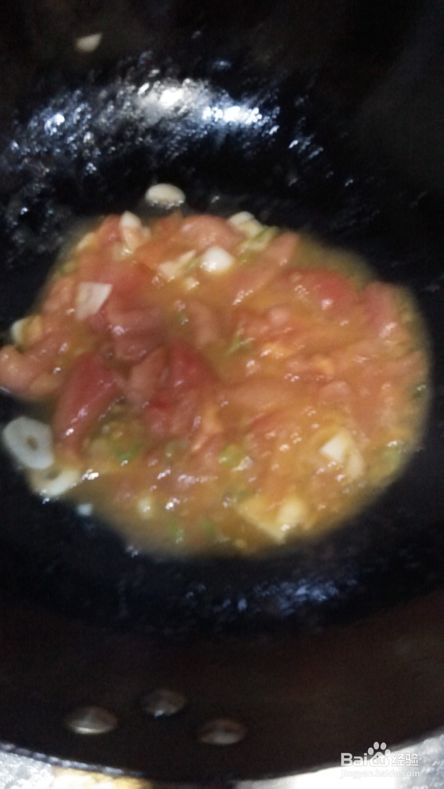 西红柿炒西葫芦,巧剥西红柿皮