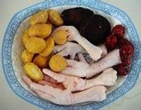经期食谱：月经期饮食攻略：[6]栗,枣煲凤爪