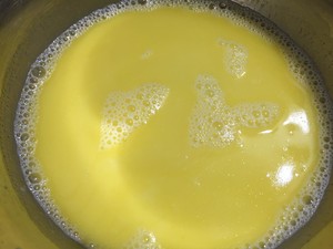 做糯米糍粑放热水还是冷水好