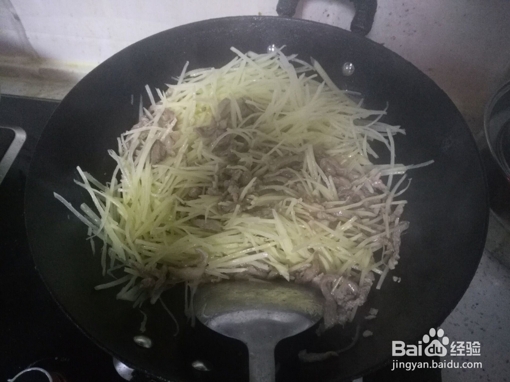 卷饼中的土豆丝芹菜的做法