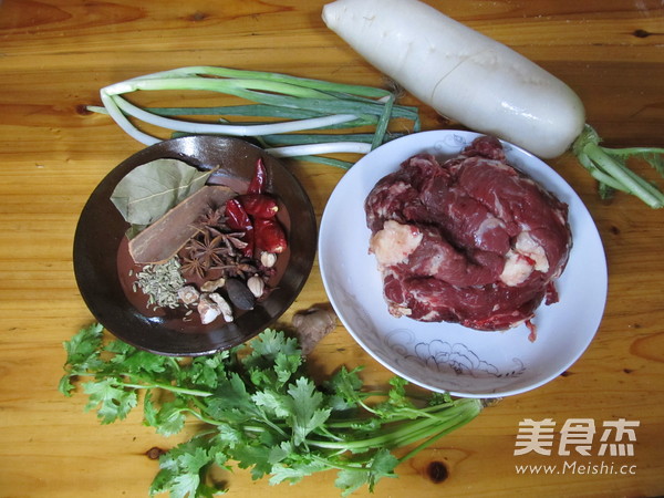 萝卜烧牛肉的做法