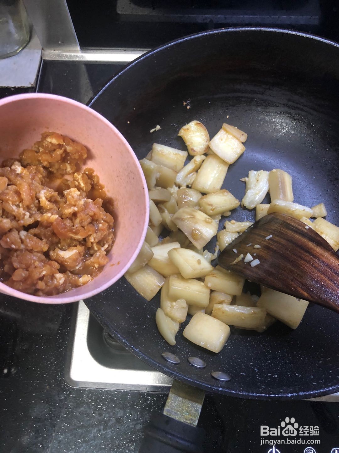 如何制作美味的茄子肉末