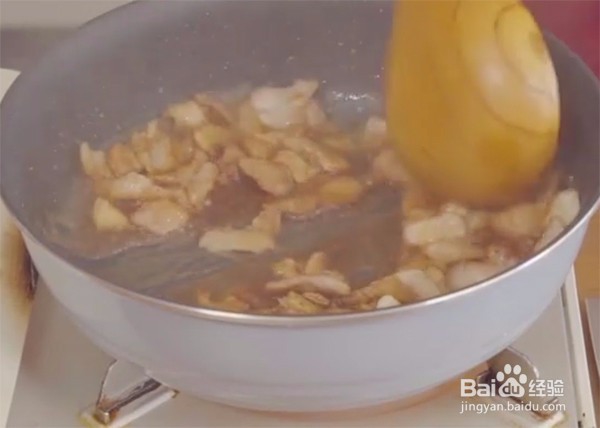 今天做道家常菜—木耳炒五花肉