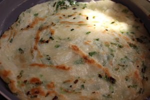 简单快手的美味葱油饼