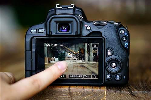 单反相机色温设置的越高照出来的照片发黄对吗