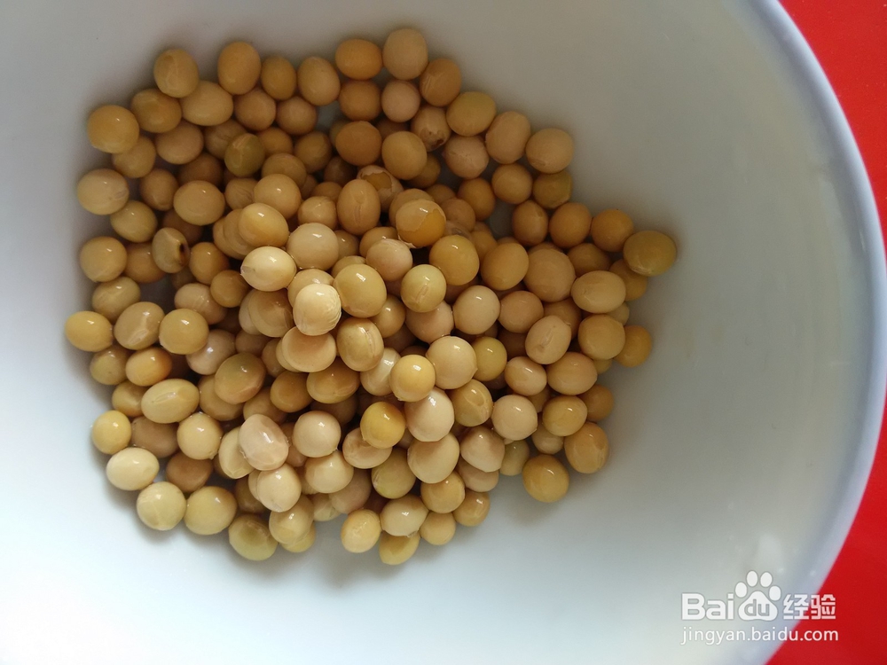 年夜饭；牛大骨炖萝卜，营养、美味