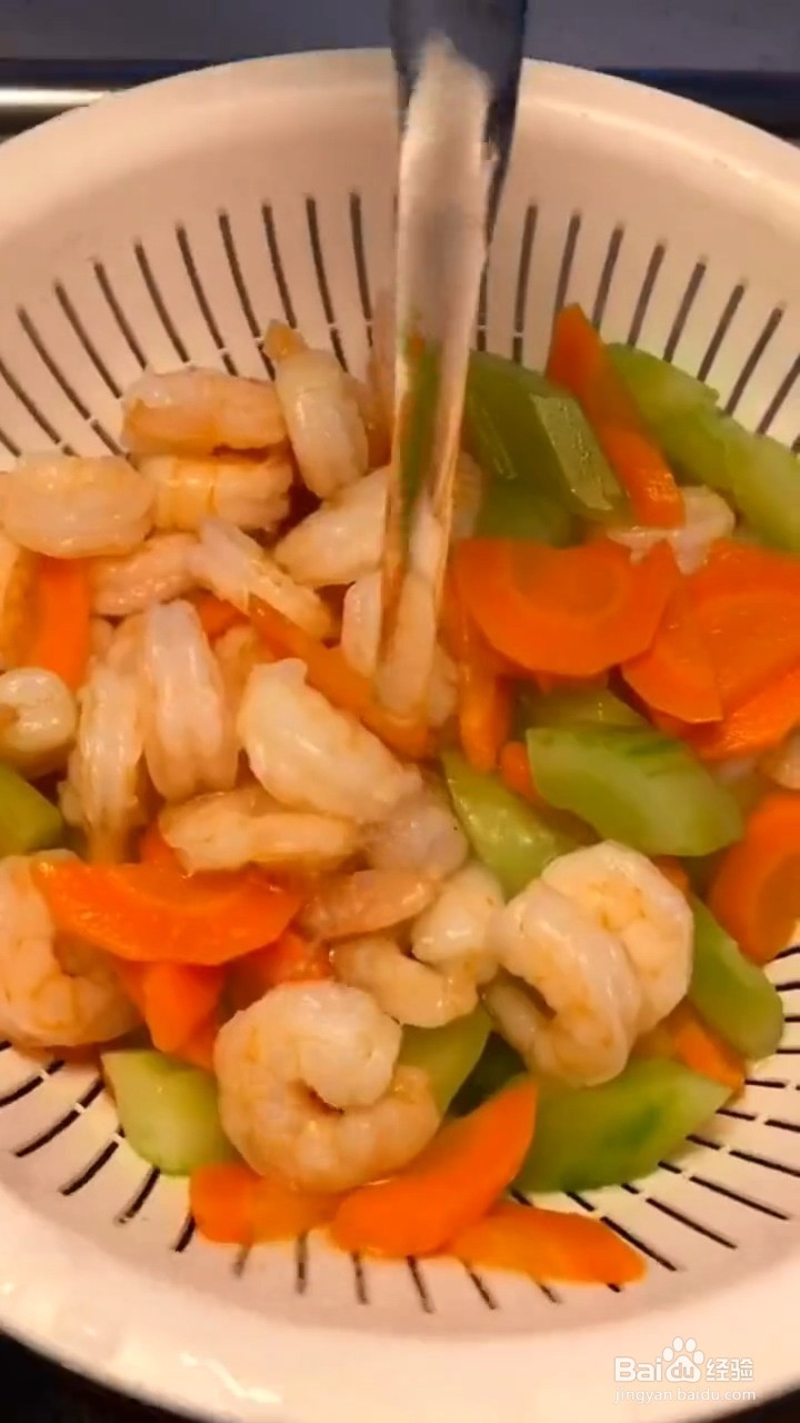 做法简单又非常好吃的清炒虾仁是怎样做的