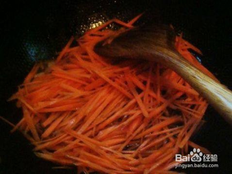 胡萝卜丝炒肉的做法
