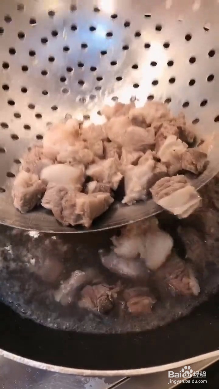 怎样在家正确自制味美的牛肉炖萝卜