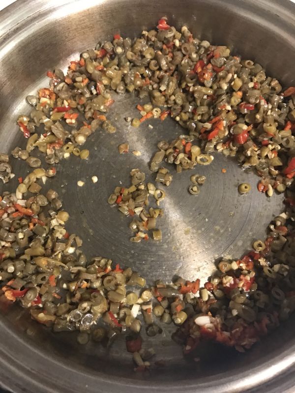 酸豆角肉沫拌米粉