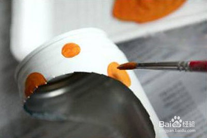 用易拉罐打造的吊兰花盆手绘创意diy