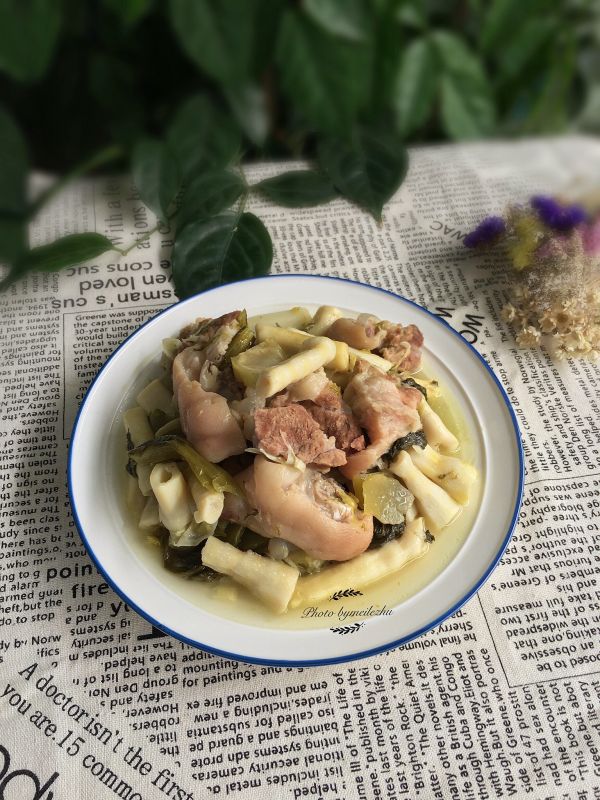 猪脚酸菜煲春笋