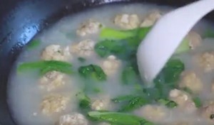 快速搞定的青菜肉丸汤