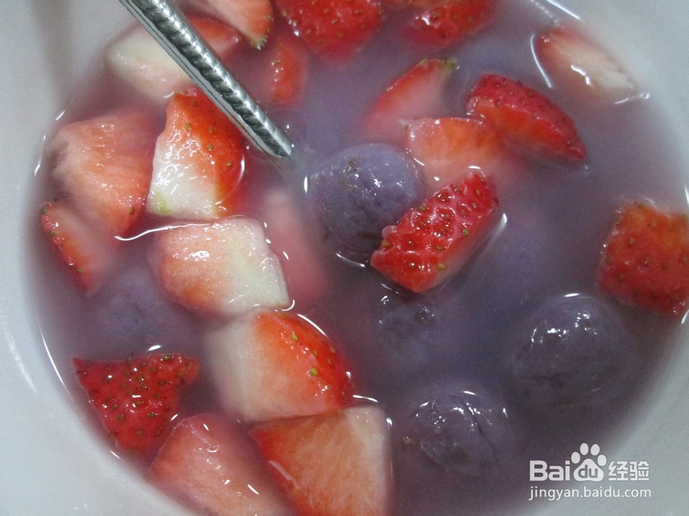<b>草莓冰糖紫薯汤圆的做法</b>