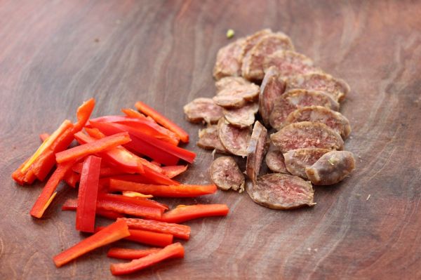 香肠辣爆芸豆丝