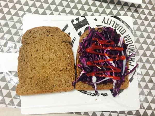 蔬菜鸡蛋三明治