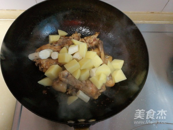 鸡骨炖土豆山药