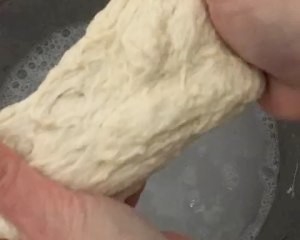 家常自制凉皮,普通面粉即可