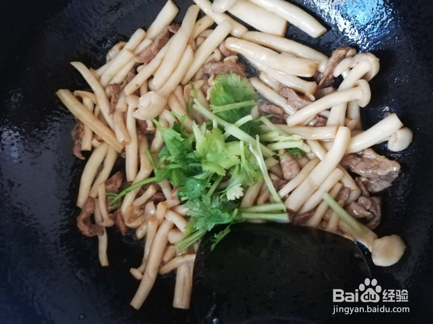 肉片炒白玉菇的做法