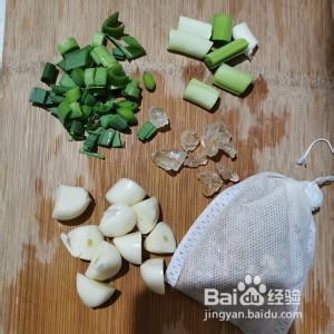 土豆烧鸡腿呦