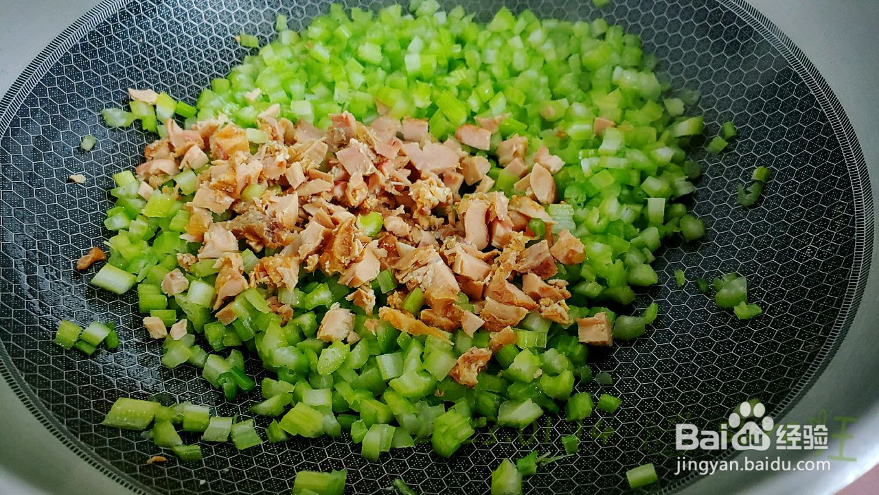 鸡刨豆腐椒芹粒的做法