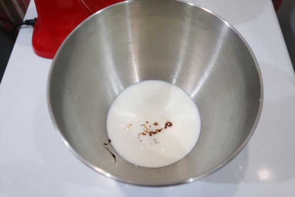 酥皮黑糖香芋软欧包