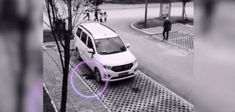 如何避开驾车盲区？