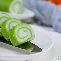 制作翡翠山药泥卷