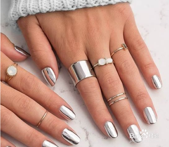 12个秋冬季指甲彩绘灵感 为你带来华丽节日气氛