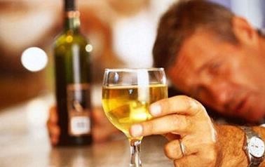 男人喝酒后,千万不要碰这七种东西