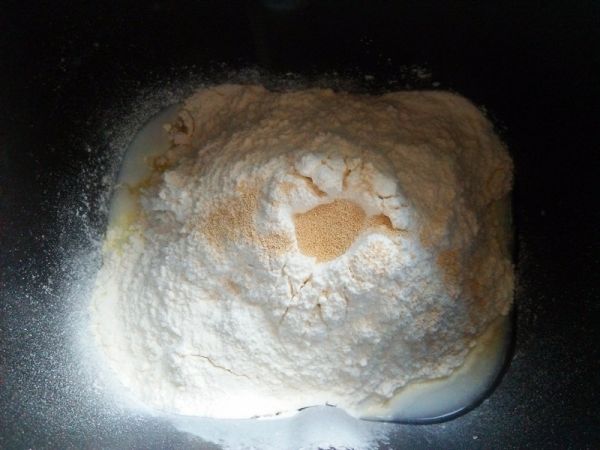 玫瑰花酸奶面包