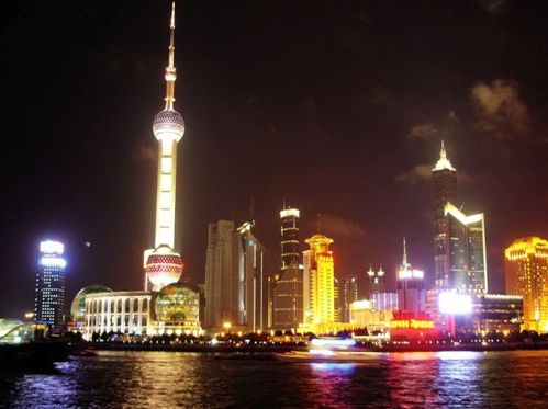 上海东方明珠和黄浦江旅游美食攻略