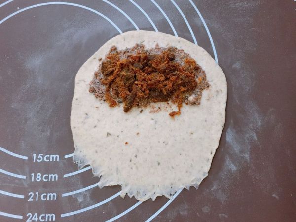 芝芝辣肉松面包