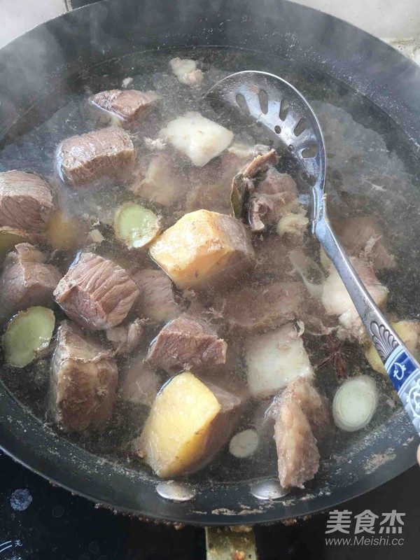 炖牛腩的家常做法