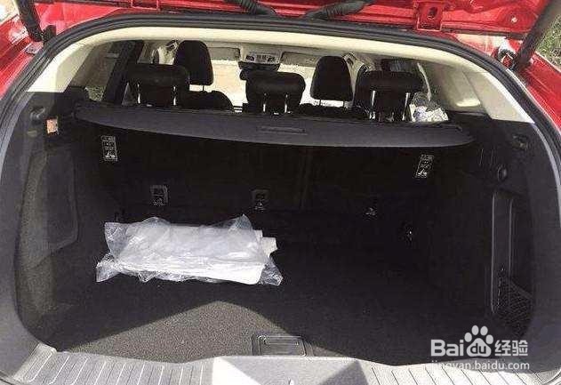 农村小伙怒提VV7C, 大气酒红色，回村面子十足！