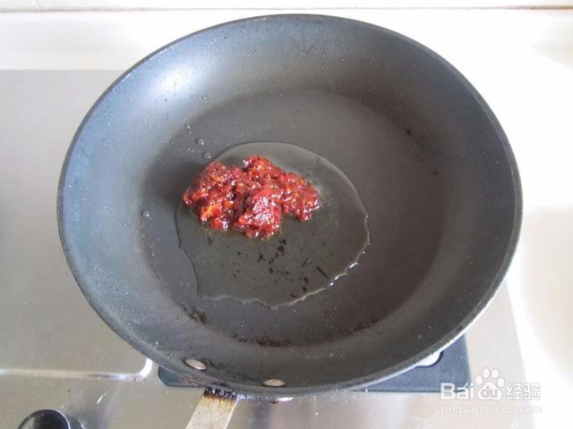 麻辣鸡翅香锅的家常做法