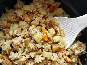 在家制作美味的三丁焖饭