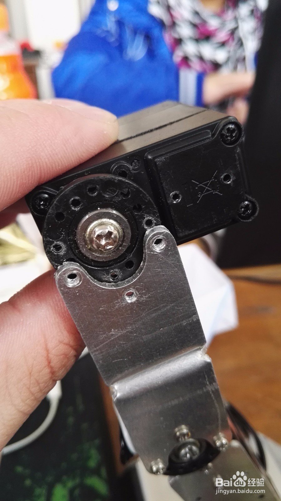 如何制作简易交叉足机器人