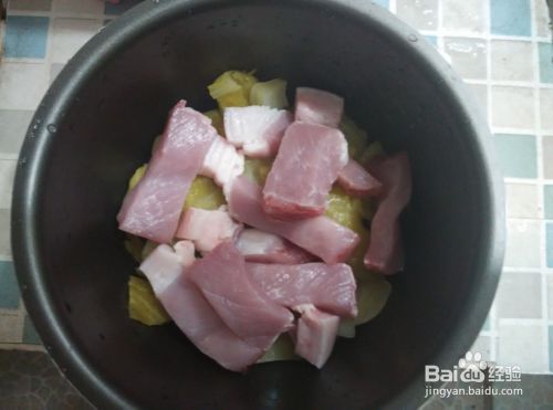 #过年#过年如何给家人做道猪肉煲咸菜？