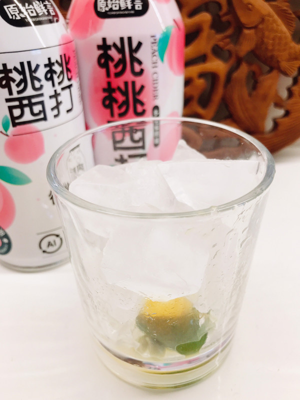 桃桃西打柠檬茶