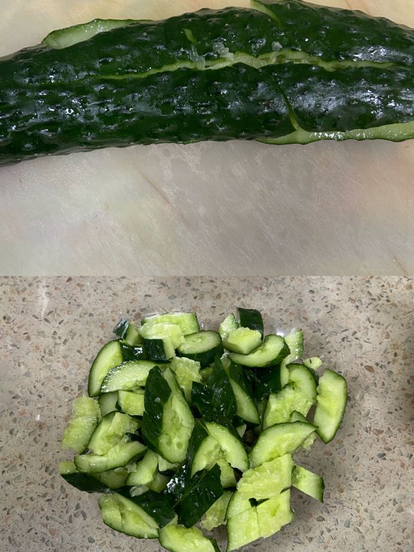 捞汁黄瓜拌凉皮