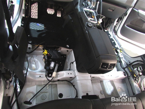 标致3008升级改装空调、通风座椅、底盘荣茂隔音