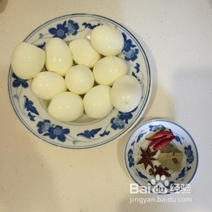 早餐摊上的啤酒卤鸡蛋