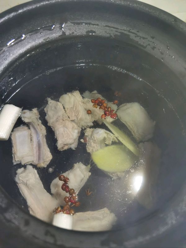 萝卜排骨暖身汤