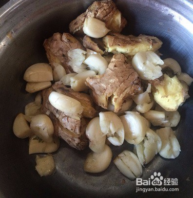在家制作辣椒油的细节