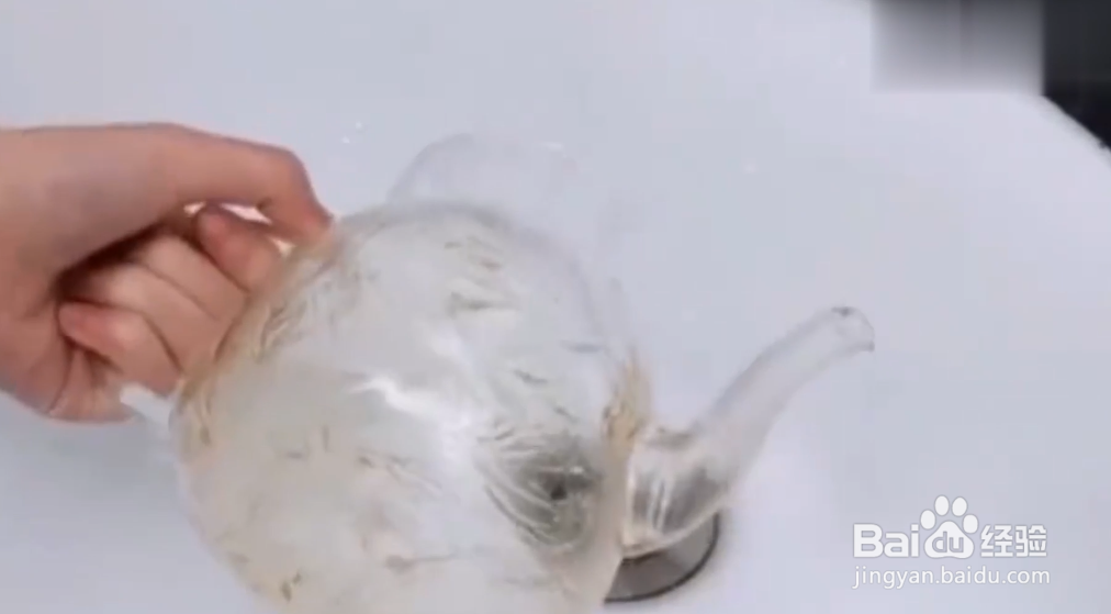 怎么清洗茶具上的茶渍。