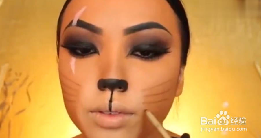 如何画出简单的面部彩绘