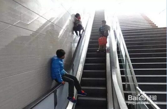 安全乘坐自动扶梯注重细节?